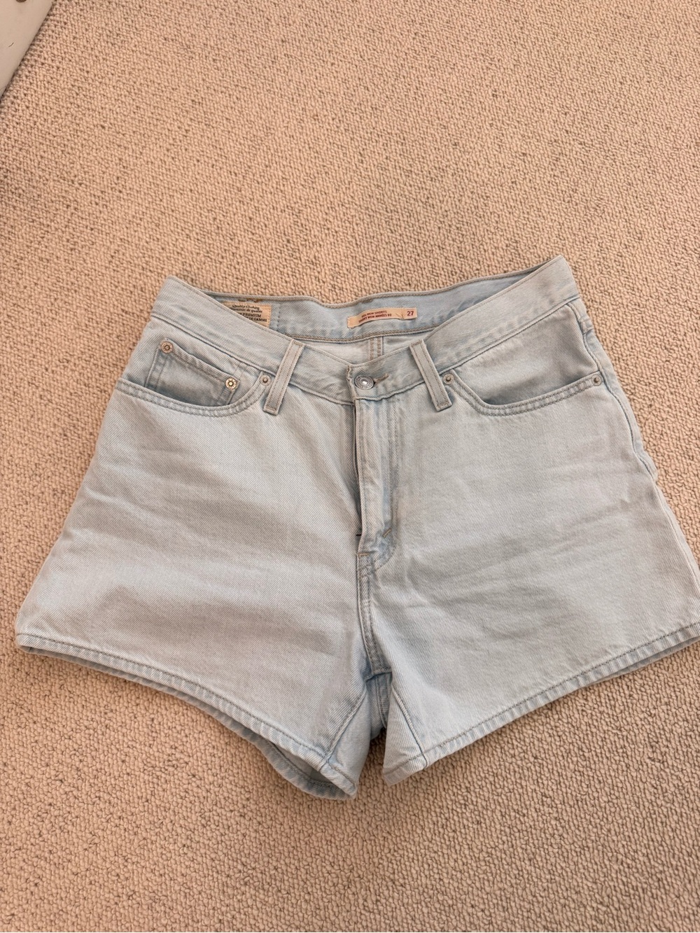 Levi’s 80’s mom short